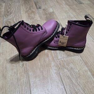 DR MARTENS 31580 purple leather lace up combat boots women’s 8 Men